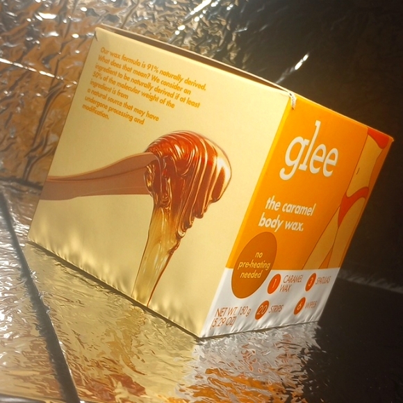 Glee Caramel Body Wax - Picture 2 of 3